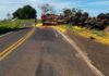 Carreta sai da pista e atinge árvores, cerca e poste na PR-496