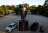 Estátua de 11 metros em homenagem ao Diabo custou R$ 100 mil para feiticeira: ‘A verba foi toda tirada do meu bolso’