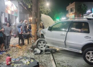 Acidente entre carro e motocicleta deixa pessoa ferida na Av. Tiradentes em Itaipulândia