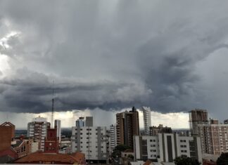 Paraná sai da onda de frio e entra em alerta para tempestades; 289 cidades estão na lista