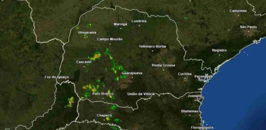 Rajadas de vento passam dos 60 km/h em cidades do Paraná nesta segunda-feira