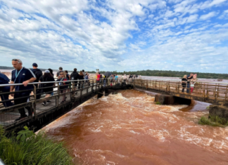 Lado argentino fecha acesso à Garganta do Diabo por causa da alta vazão do Rio Iguaçu
