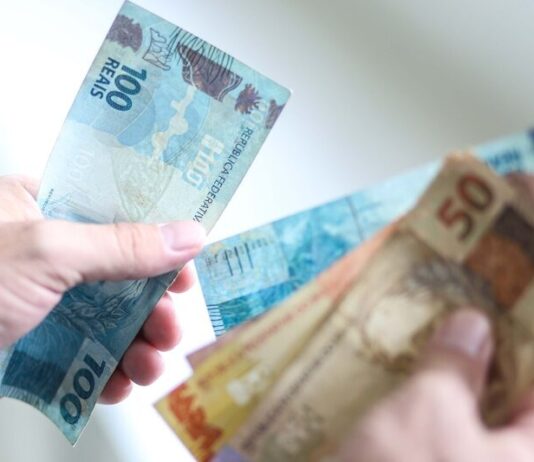 Governo Lula anuncia salário mínimo de R$ 1.741 para 2027, com aumento de 7,4% acima da inflação