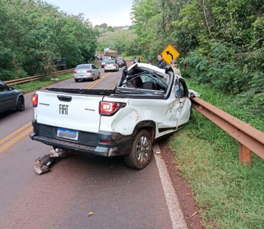 Motorista de 59 anos morre em acidente envolvendo picape e carreta na PR-317, em Toledo