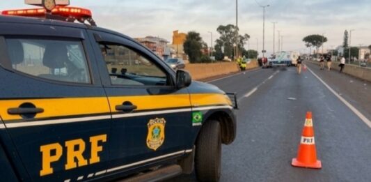 Atirador em veículo mata motociclista e deixa mulher ferida no viaduto da BR-277