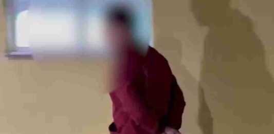 Homem é detido após agredir esposa com chute no rosto na frente dos filhos em Matelândia