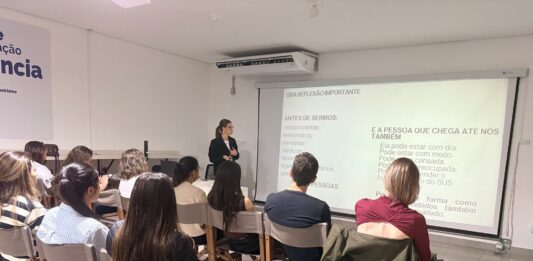 Saúde de Medianeira promove capacitação para equipe de Odontologia