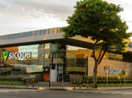 Sicoob aposta em atendimento humano enquanto bancos reduzem presença