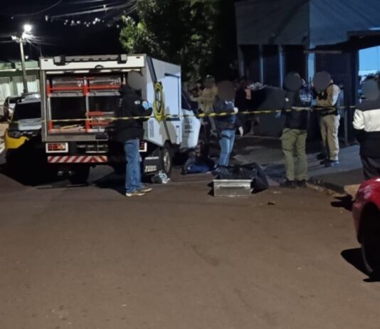 Homem é morto esfaqueado na frente de casa em Toledo