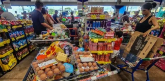 Preço dos alimentos: o que ficou mais caro e o que barateou na prévia da inflação de outubro