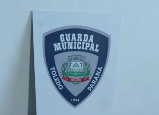 Homem é detido por populares após tentativa de roubo de celular com faca em Toledo