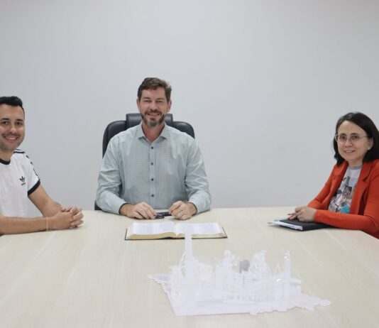Prefeitura antecipa primeira parcela do 13º e injeta mais de R$ 3,7 milhões na economia