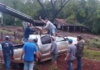 Caminhonete com placas de Santa Helena capota várias vezes na PR-495 e deixa cinco pessoas feridas
