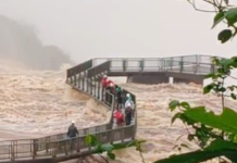 VÍDEO: Parque Nacional do Iguaçu inicia retirada de corrimões da passarela da Garganta do Diabo