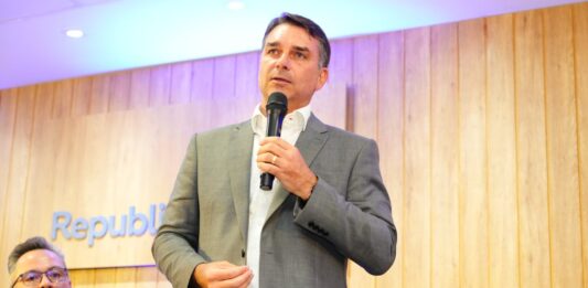 PL reconhece vitória de Lula e Flávio Bolsonaro desiste de anular eleição